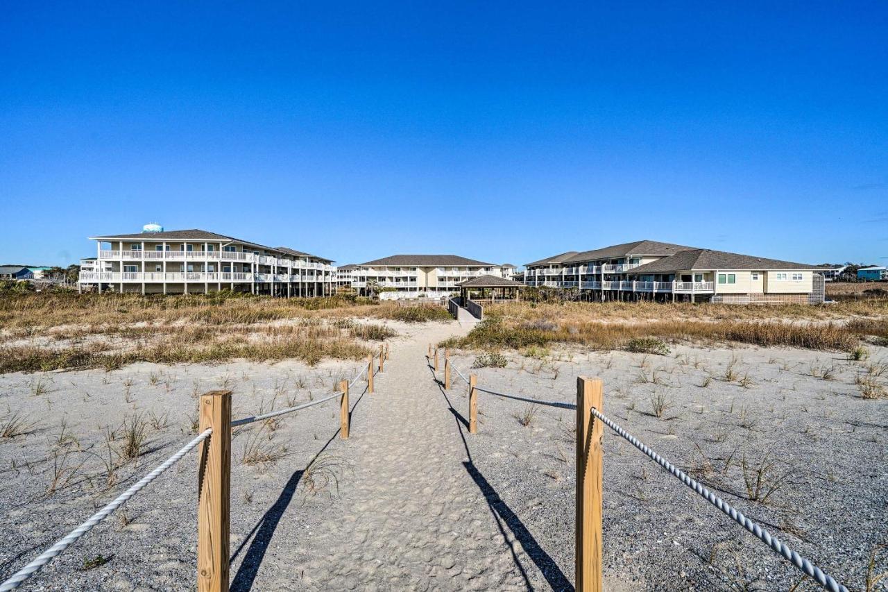 Oak Island Beachfront Condo With Community Pool Exterior photo
