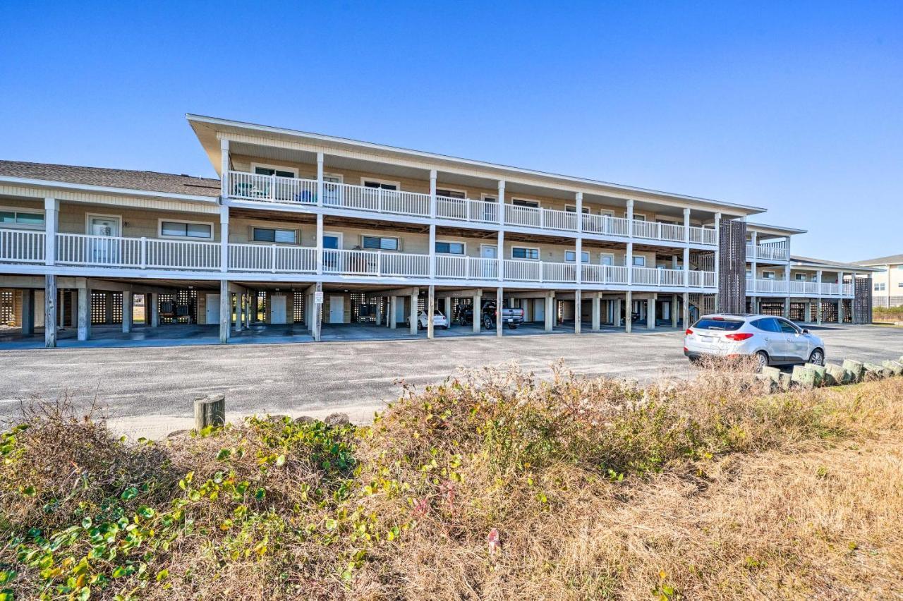 Oak Island Beachfront Condo With Community Pool Exterior photo