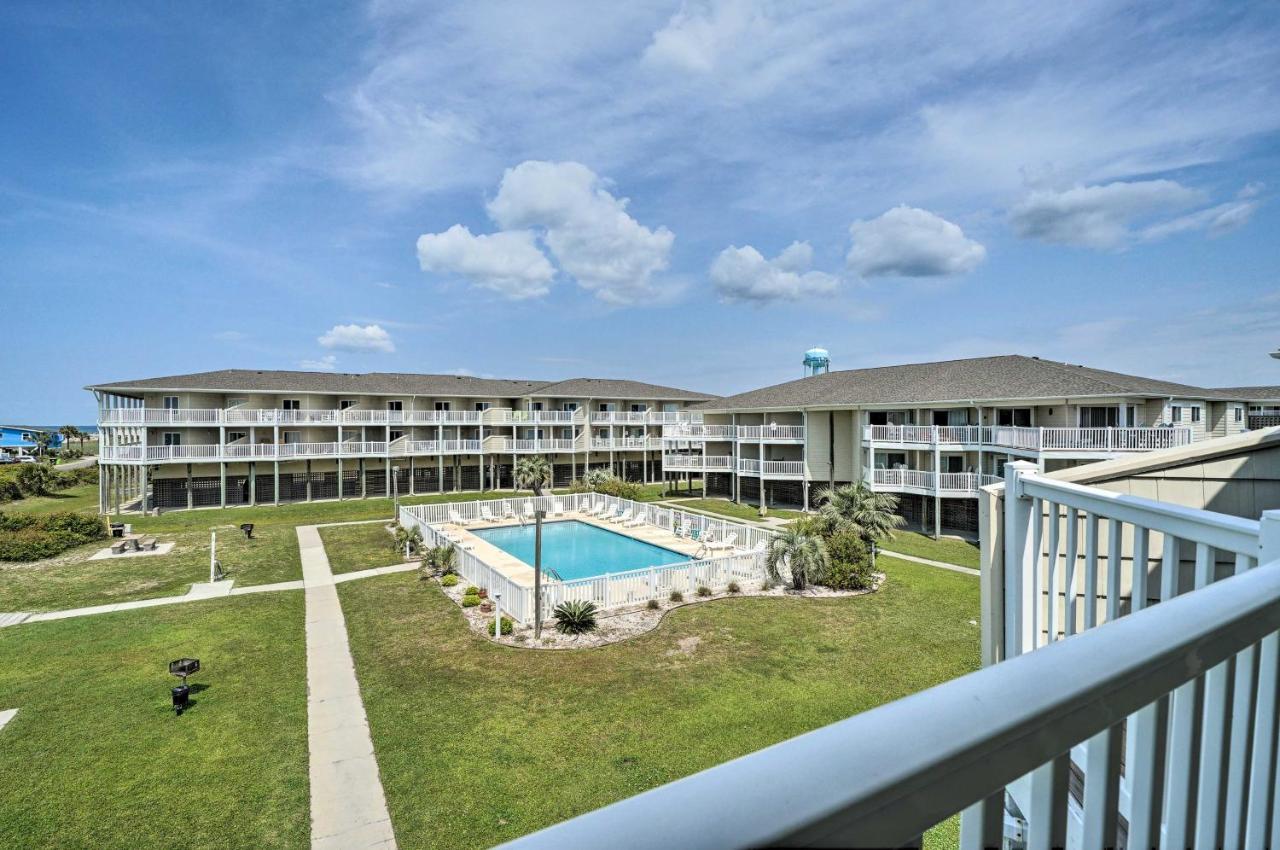 Oak Island Beachfront Condo With Community Pool Exterior photo